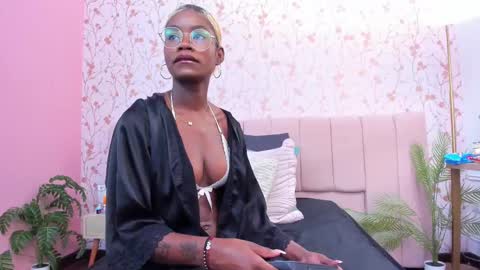 Snapshot of amelia_adms chatting on November 20, 2025, 7:19 am Amelia Adams online show from November 20, 2025, 7:19 am