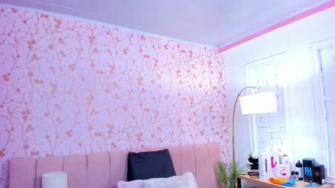 Snapshot of amelia_adms chatting on November 24, 2025, 7:02 pm Amelia Adams online show from November 24, 2025, 7:02 pm