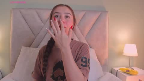 Snapshot of amelia_saenz_ chatting on February 16, 2026, 7:32 pm Amelia online show from February 16, 2026, 7:32 pm