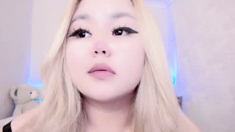 Snapshot of amelia_sunlight chatting on December 23, 2024, 2:13 am Amelia online show from December 23, 2024, 2:13 am