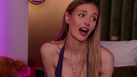 Snapshot of ameliaangell chatting on April 24, 2026, 7:11 am Amelia online show from April 24, 2026, 7:11 am