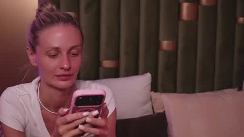 Amelia online show from July 14, 2026, 8:14 pm