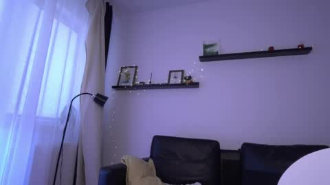Amelia   online show from May 10, 2026, 3:06 pm