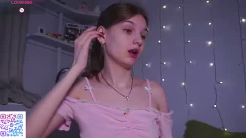 Snapshot of ameliami chatting on July 13, 2026, 7:44 am Amelia online show from July 13, 2026, 7:44 am