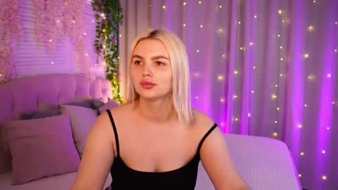 Snapshot of ameliawells chatting on May 4, 2026, 3:57 am Amelia online show from May 4, 2026, 3:57 am