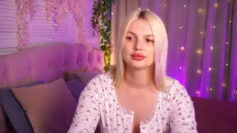 Snapshot of ameliawells chatting on June 9, 2026, 4:13 am Amelia online show from June 9, 2026, 4:13 am