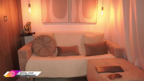 Snapshot of amelie_gonzalez chatting on November 20, 2025, 9:14 pm online show from November 20, 2025, 9:14 pm