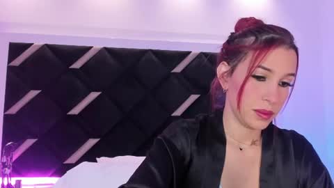 amelie_loovee online show from July 15, 2026, 1:49 pm