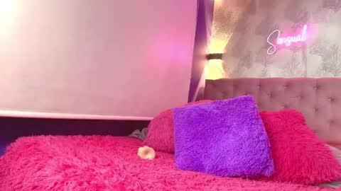 Amelie online show from December 14, 2025, 12:43 pm