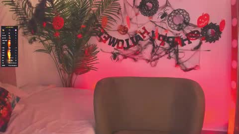 Snapshot of ameliie_brown chatting on October 14, 2025, 2:45 am Amelie online show from October 14, 2025, 2:45 am