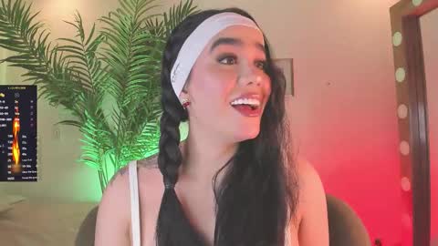 Snapshot of ameliie_brown chatting on November 21, 2025, 11:25 pm Amelie online show from November 21, 2025, 11:25 pm