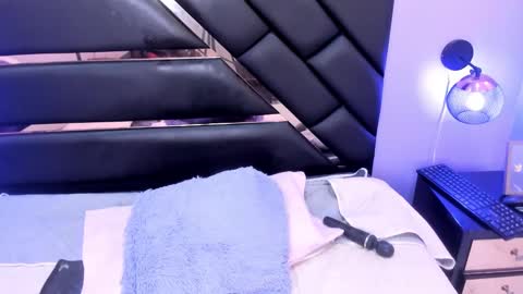 Snapshot of ameliie_saenz chatting on January 23, 2025, 11:26 pm Ameli online show from January 23, 2025, 11:26 pm