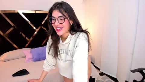 Snapshot of ameliie_saenz chatting on February 5, 2025, 1:58 am Ameli online show from February 5, 2025, 1:58 am