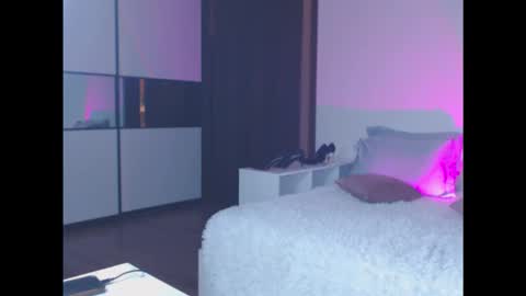 amelinamersi online show from October 25, 2025, 5:30 pm