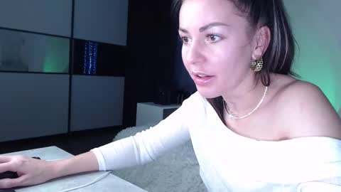 amelinamersi online show from December 18, 2025, 5:52 pm