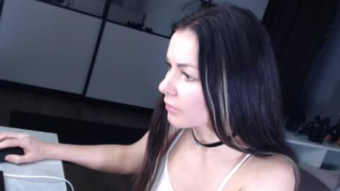 amelinamersi online show from February 15, 2026, 4:25 pm
