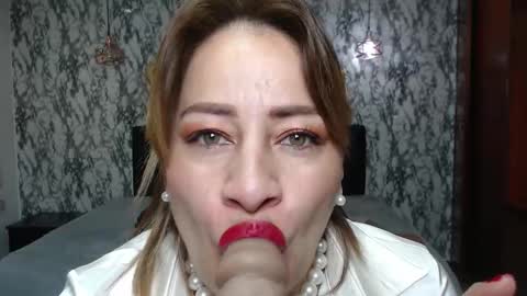 Amell Thomson online show from October 10, 2025, 11:31 am