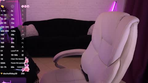 Snapshot of amellywhite chatting on February 2, 2025, 4:26 am Alina online show from February 2, 2025, 4:26 am