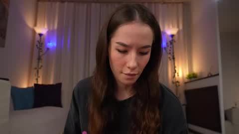 Amy  online show from May 17, 2026, 4:21 am
