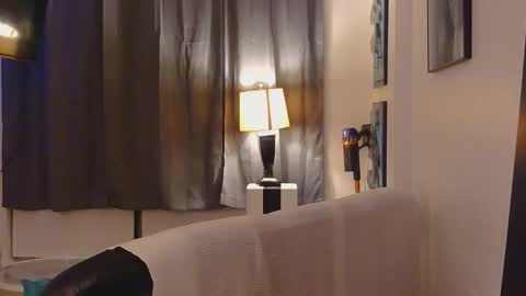 HOT white  naughty leo  xxx online show from December 5, 2025, 12:47 pm