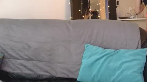 HOT white  naughty leo  xxx online show from December 13, 2025, 8:04 pm