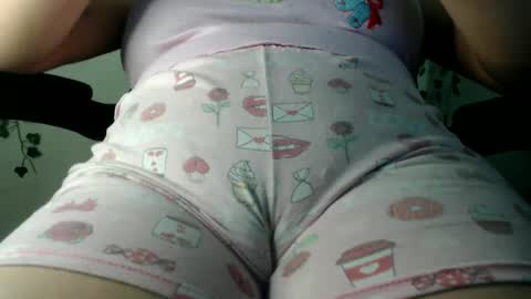 Mari online show from December 8, 2024, 7:43 pm