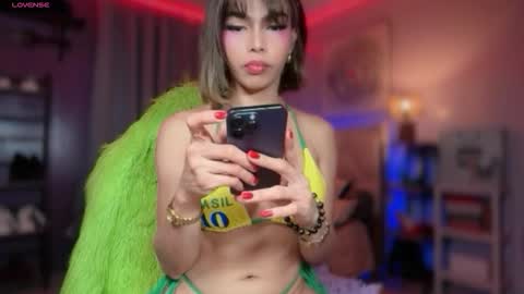 Snapshot of amethyst_ts chatting on February 12, 2026, 7:31 pm AMETHYST look at my BIO online show from February 12, 2026, 7:31 pm