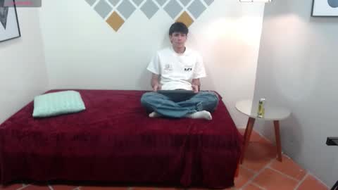 Snapshot of amethystshadow chatting on December 16, 2025, 4:34 pm amethystshadow online show from December 16, 2025, 4:34 pm