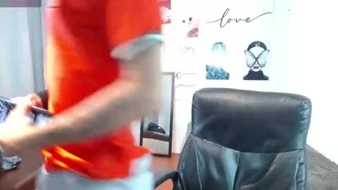 Snapshot of amethystshadow chatting on December 19, 2025, 9:33 pm amethystshadow online show from December 19, 2025, 9:33 pm