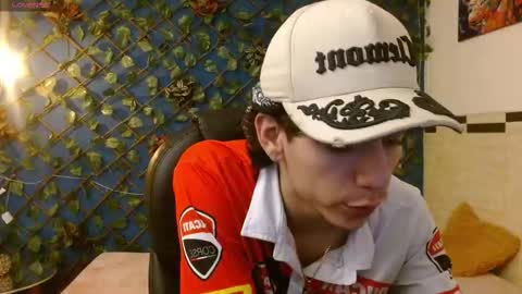 Snapshot of amethystshadow chatting on February 26, 2026, 7:35 pm amethystshadow online show from February 26, 2026, 7:35 pm