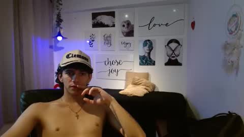 Snapshot of amethystshadow chatting on February 27, 2026, 7:47 pm amethystshadow online show from February 27, 2026, 7:47 pm