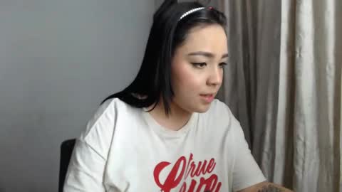 Snapshot of ami_rosee chatting on December 2, 2024, 7:03 am ami_rosee online show from December 2, 2024, 7:03 am