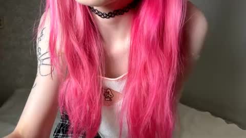 Snapshot of ami_tinn chatting on May 7, 2026, 2:22 pm Ami online show from May 7, 2026, 2:22 pm