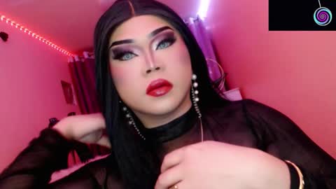 Queen Mireska online show from November 3, 2025, 6:09 pm