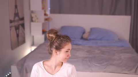 Snapshot of amillygil chatting on November 23, 2025, 9:09 am Emily online show from November 23, 2025, 9:09 am