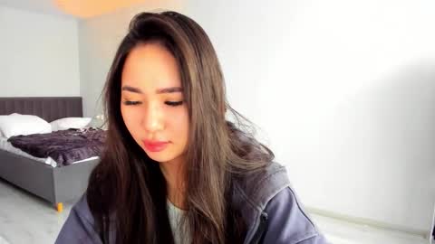 Snapshot of amina_artin chatting on February 21, 2026, 8:26 am Amina online show from February 21, 2026, 8:26 am