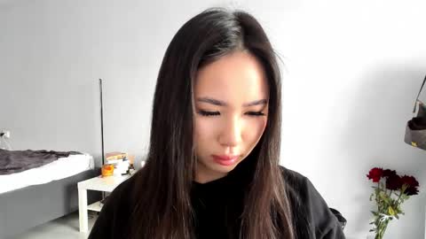 Snapshot of amina_artin chatting on February 25, 2026, 8:24 am Amina online show from February 25, 2026, 8:24 am