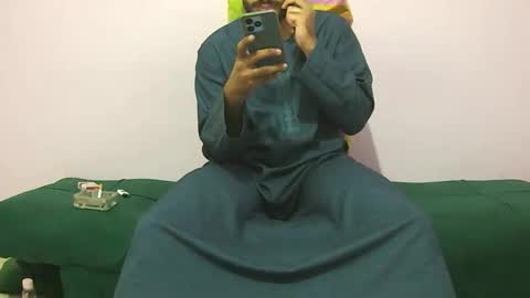 Amir online show from November 23, 2025, 10:42 pm