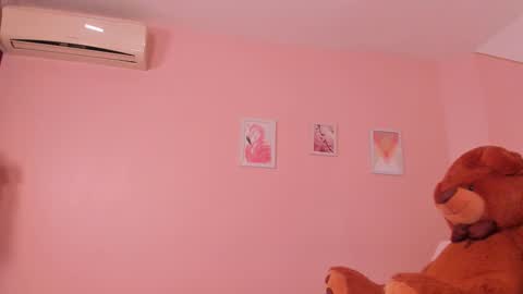 Amira Sanz online show from October 17, 2025, 11:13 am