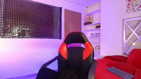 Amira online show from April 11, 2026, 6:23 pm