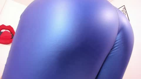 Snapshot of amisi_ari chatting on January 26, 2025, 1:36 pm hi guys im ariani ill be off till december 1st for vacation if u want u can add me on snapchat by bio and talk or play there online show from January 26, 2025, 1:36 pm