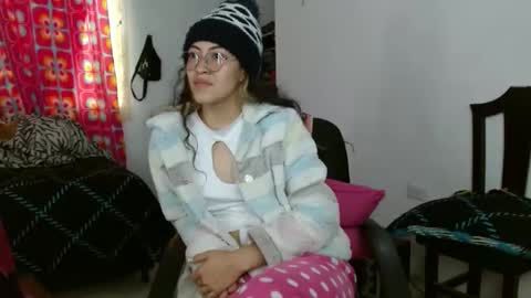 Snapshot of amitlu_ chatting on December 3, 2024, 2:05 pm amitlu_ online show from December 3, 2024, 2:05 pm