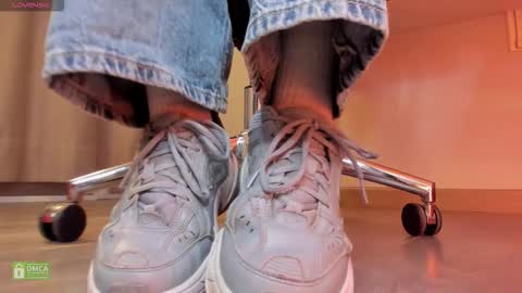 Amelia online show from October 15, 2025, 4:23 am