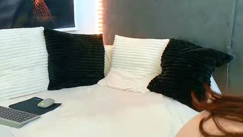 Amira online show from June 25, 2026, 5:12 am