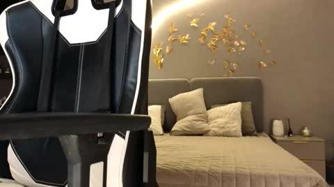 Ammy  dont forget to thumbs up me  online show from October 23, 2025, 9:08 am