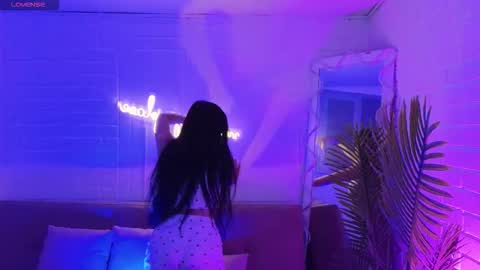 ammy_tay online show from November 7, 2025, 3:50 am