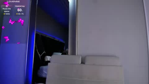 Snapshot of ammyjoness_ chatting on March 1, 2026, 7:27 pm Ammy Jones online show from March 1, 2026, 7:27 pm