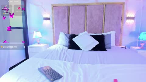 Snapshot of ammyjoness_ chatting on April 15, 2026, 7:58 pm Ammy Jones online show from April 15, 2026, 7:58 pm