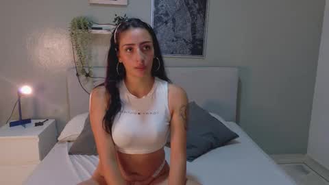 Snapshot of ammyrouse__ chatting on February 6, 2026, 11:13 am A M M Y online show from February 6, 2026, 11:13 am