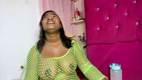 Snapshot of ammyy_brown chatting on October 21, 2025, 3:18 am Ammy online show from October 21, 2025, 3:18 am